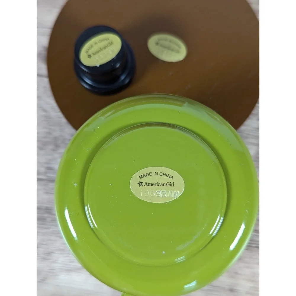 AMERICAN GIRL Julie's Fondue Set Complete w/Box RETIRED (Used For Display Only) - Picture 3 of 10